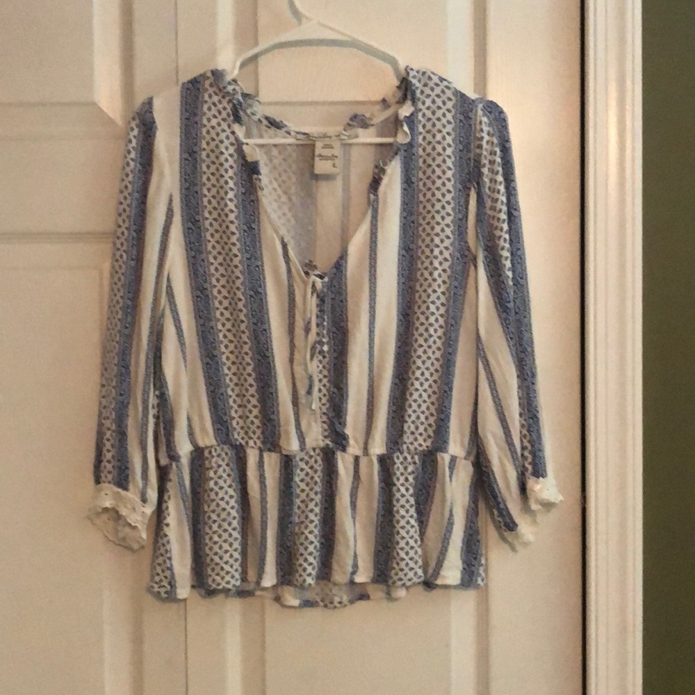 Crop Pelum Stripped top with lace sleeve detail